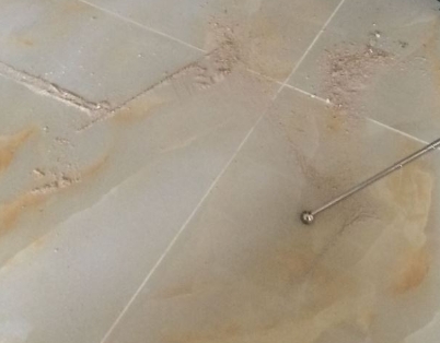 纳雍瓷砖空鼓维修公司分享粘合剂选择不当在瓷砖铺贴过程中可能导致以下问题