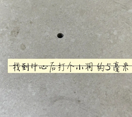 纳雍瓷砖空鼓维修公司专业解答在瓷砖铺贴过程中，如果砂料搅拌不均匀，将会带来以下问题